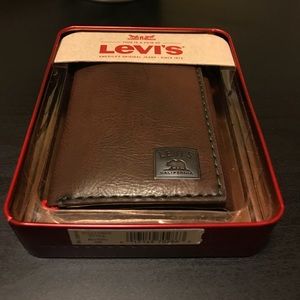 Men’s Levi’s Wallet